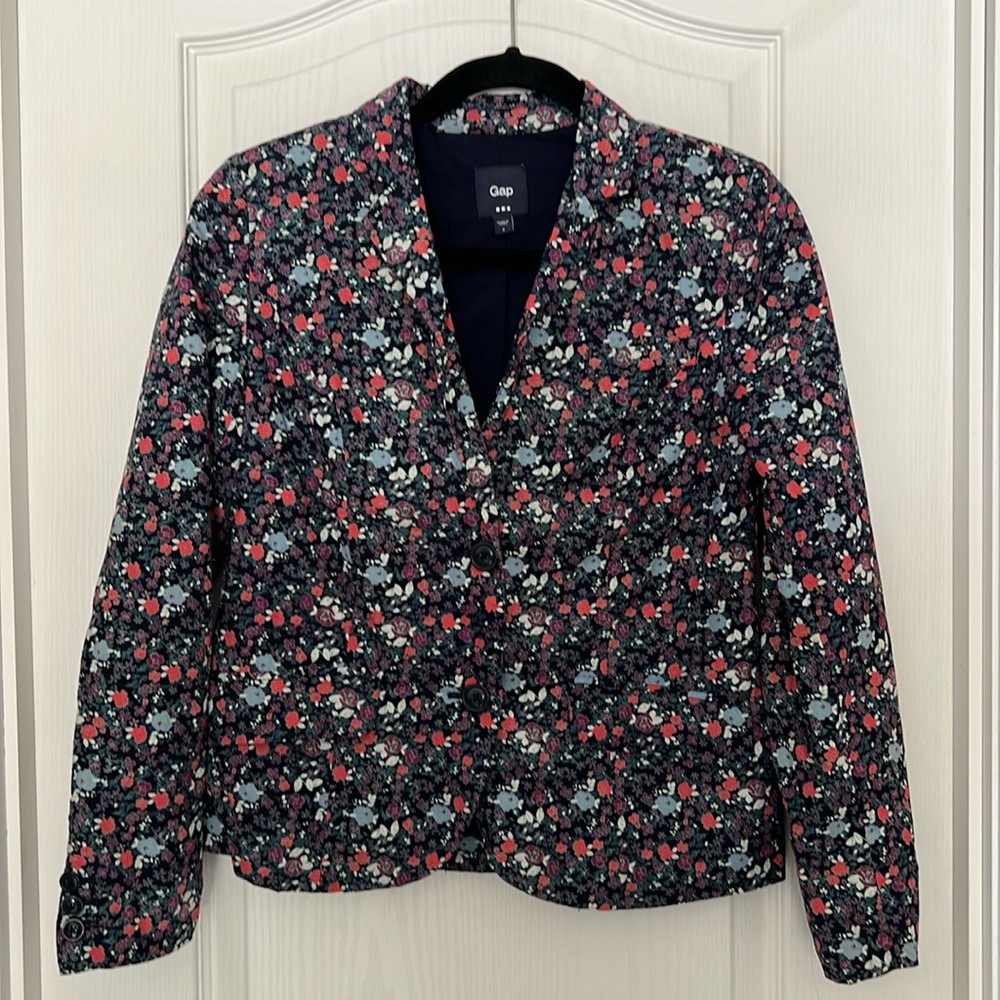 NWOT, Just in time for spring, Lightweight Lined Gap Blazer